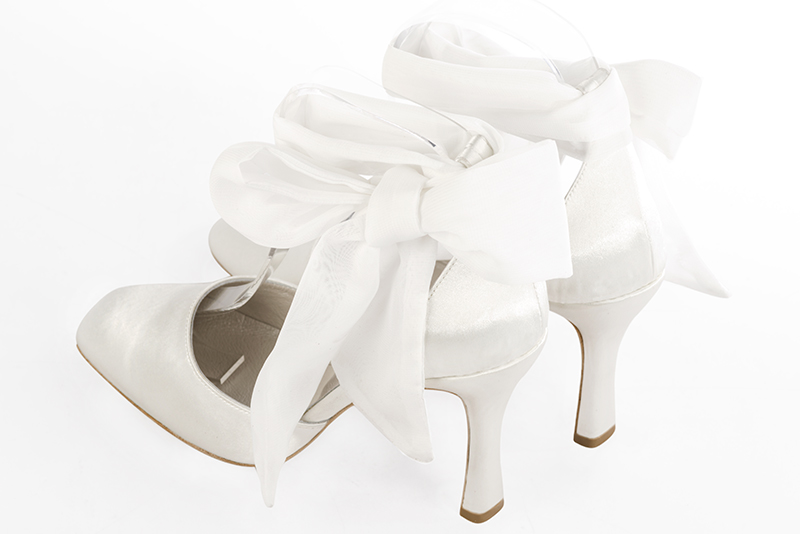 Pure white women's open side shoes, with a scarf around the ankle. Square toe. Very high spool heels. Rear view - Florence KOOIJMAN